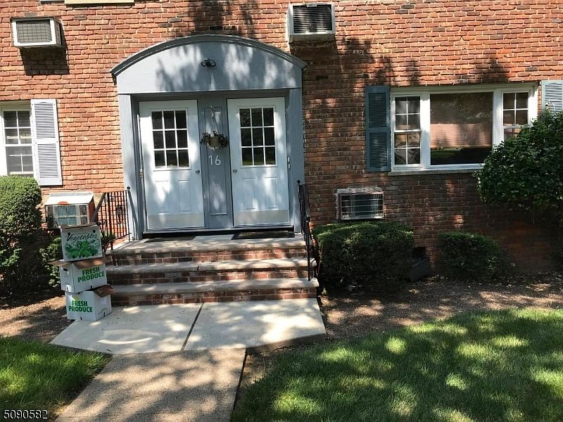 1st image of 16 Wedgewood Dr-Unit 23 #23