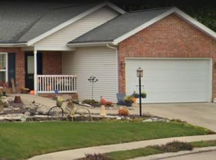 3214 E Leverett Ct, Alton, IL 62002