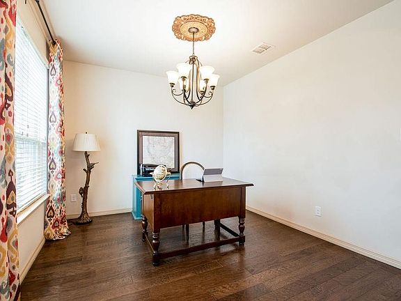 4th image of 9246 Water Oak Dr