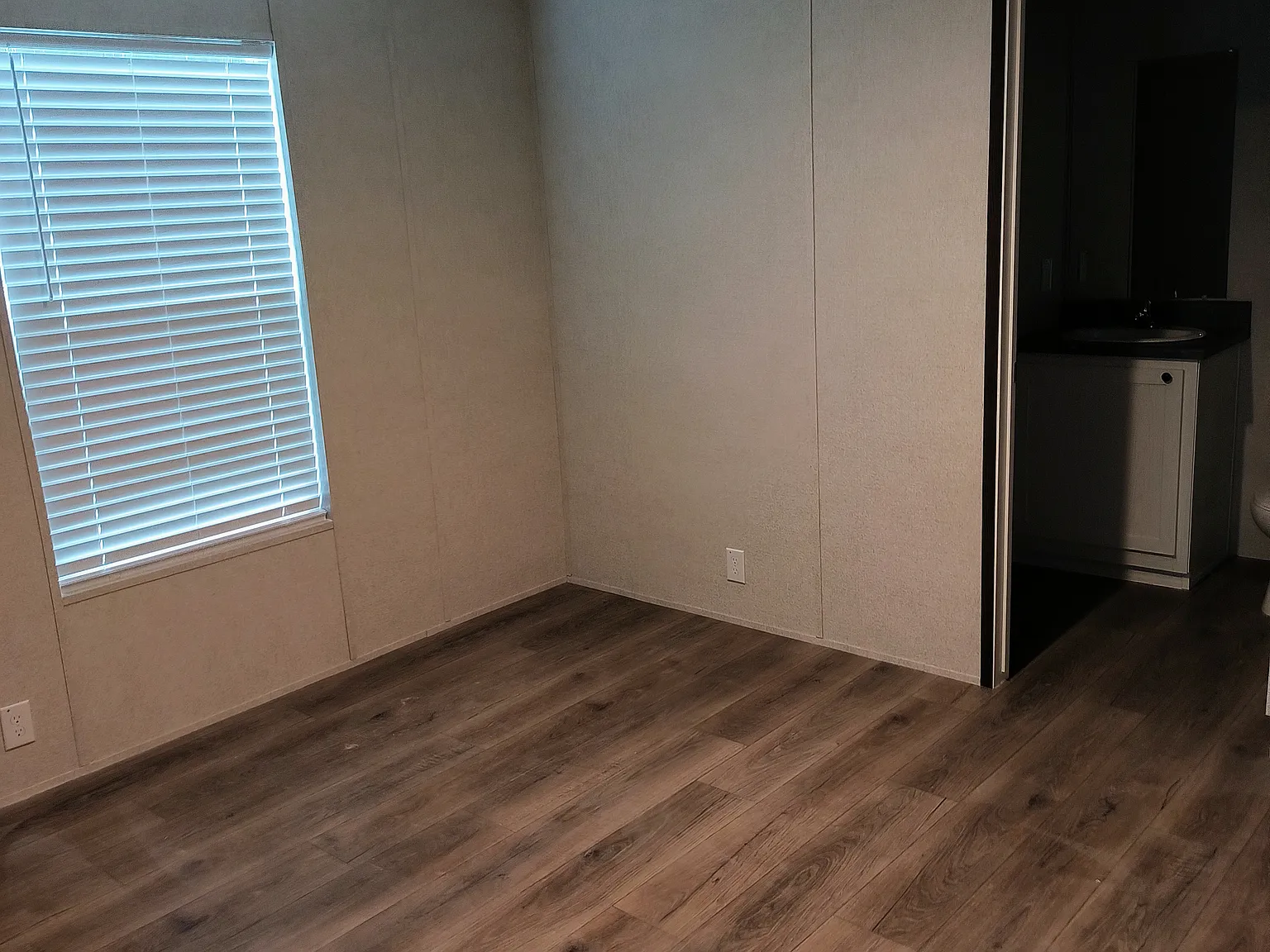1031 Davis Rd — Photo 3