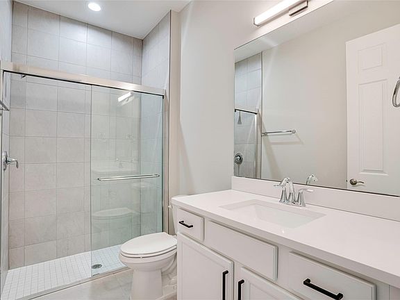 4th image of 12405 Roseland Road