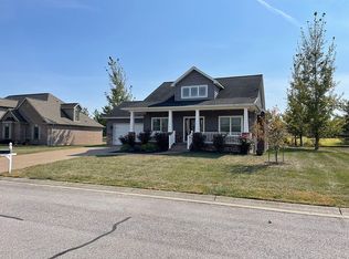 704 E Edinborough Ct, Haubstadt, IN 47639