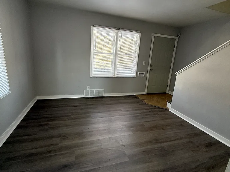 1119 S 28th St — Photo 3