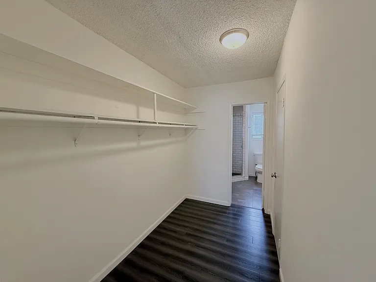 10809 Camarillo St #1 — Photo 12