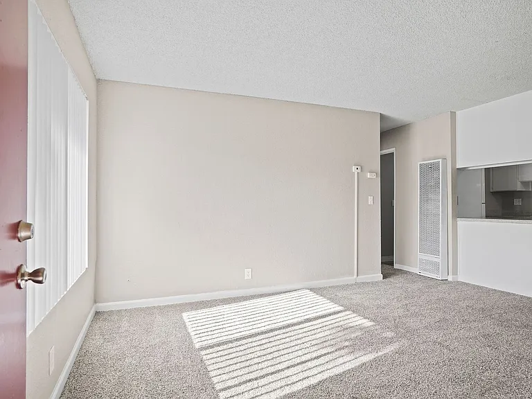 2433 Country Club Blvd — Photo 8