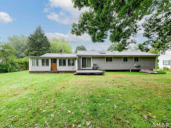 4th image of 388 Sharon Drive
