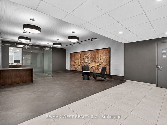 3rd image of 75 Emmett Ave #1801