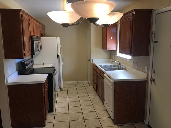 4th image of 3934 Purdue Ln