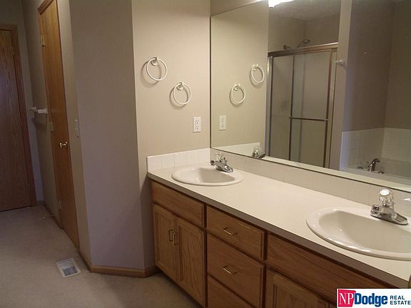4th image of 11713 Bayview Dr