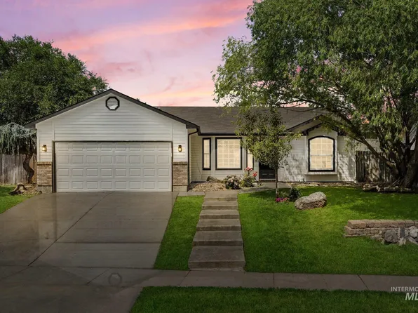 581 N Shady Grove Way, Kuna, ID 83634
