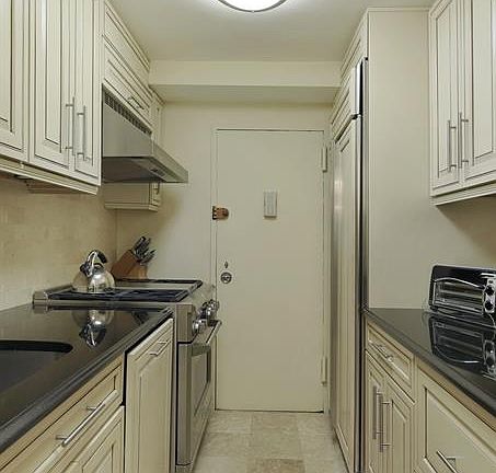 3rd image of 200 E 57th St APT 12K
