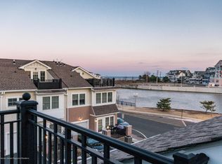 6 Wesley Ct, Asbury Park, NJ 07712