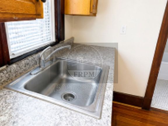4th image of 244 Osborn St #4
