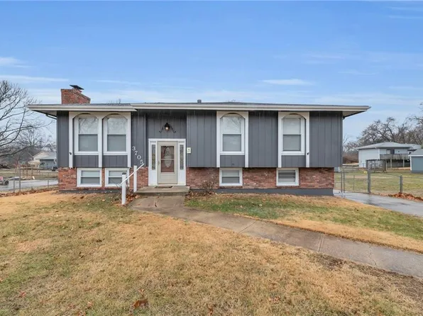 3705 NE 57th St, Kansas City, MO 64119