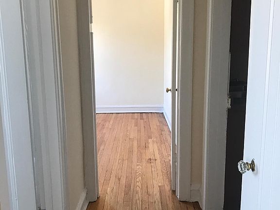 3rd image of 2944 N Albany Ave #442