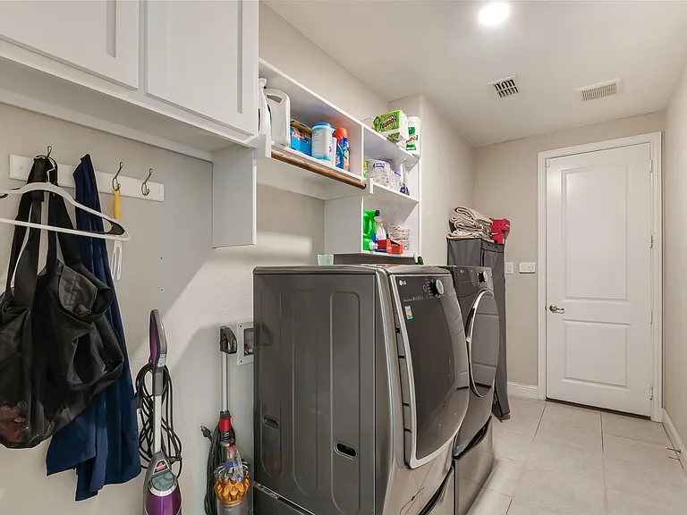 12818 Caterpillar Dr — Photo 21