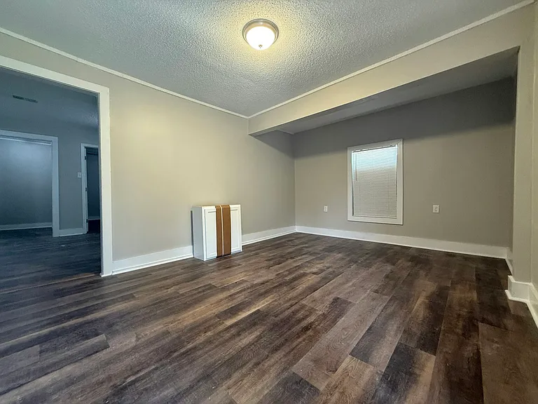 705 Harahan Rd — Photo 4
