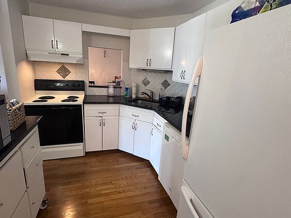 4th image of 100 High St APT 707