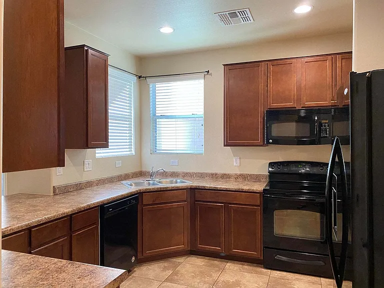 957 S Wallrade Ln — Photo 7