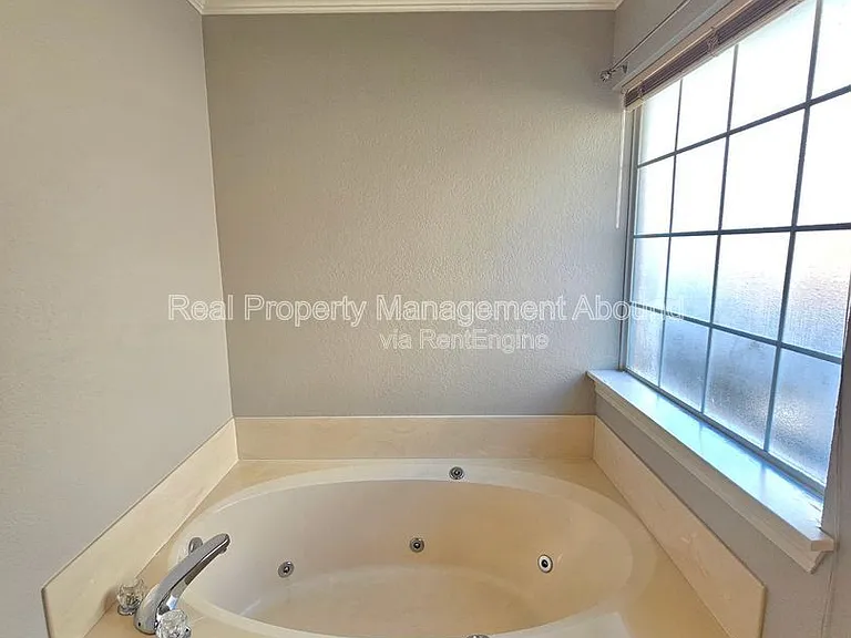 13422 E 90th St N — Photo 18