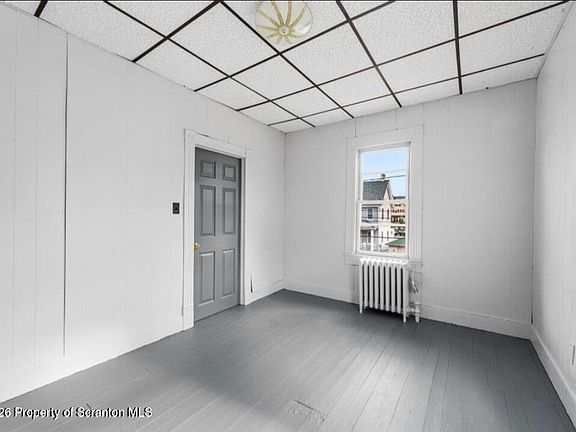 4th image of 1413 Bulwer St Floor 2