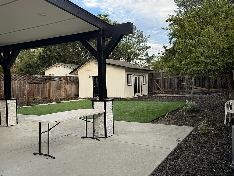 950 Solano Ave — Photo 9
