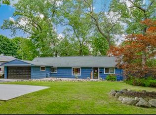 2571 Parkside Dr, Jackson, MI