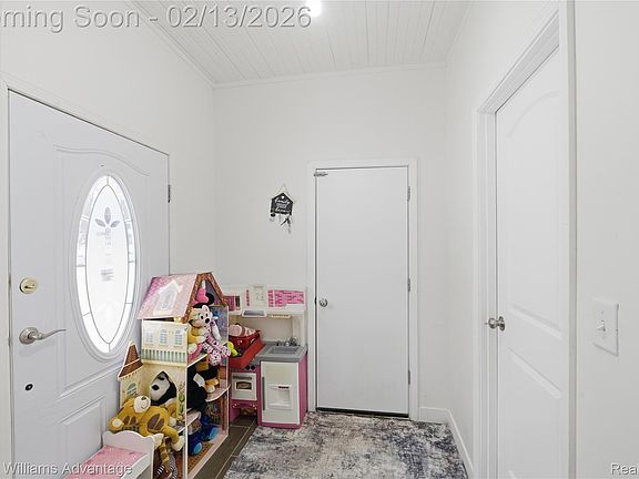 3rd image of 15990 Merriman Rd