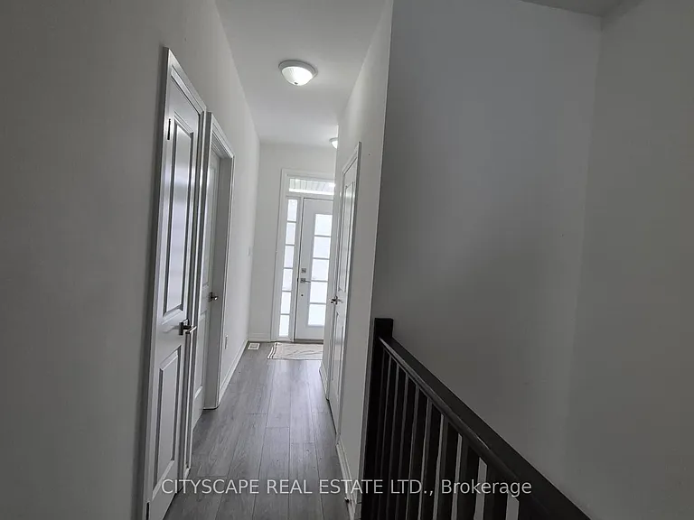 550 Grey St #28 — Photo 5