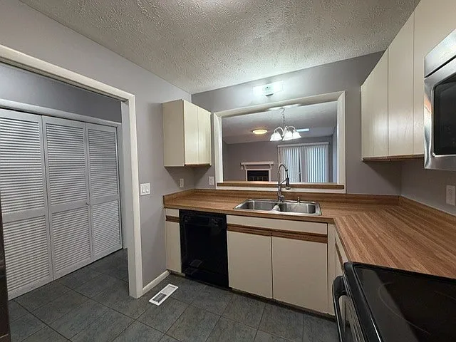 1165 Windham Ct — Photo 4