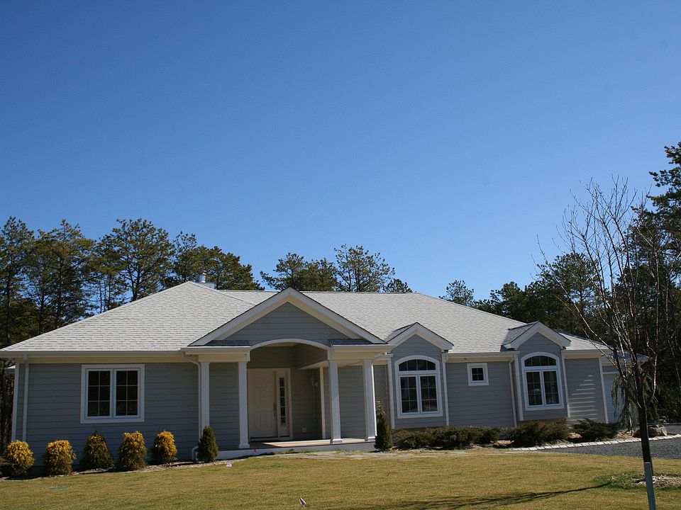 1st image of 13 Lucy Lane