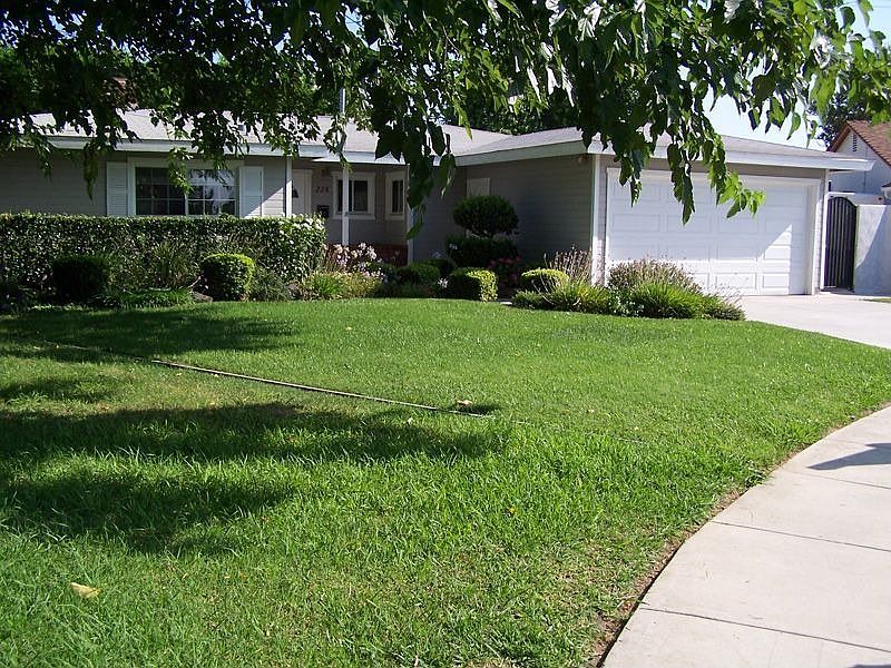 Adorable! Great Curb-Side Appeal