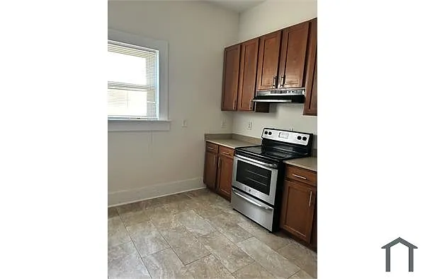 Building Photo - 1153 Oak St SW
