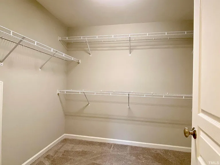 207 Lake Dr — Photo 22