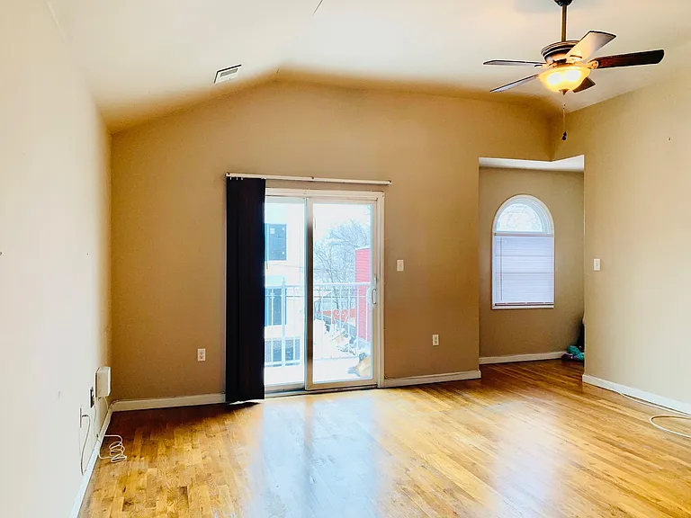 62 Virginia Ave #2 — Photo 4