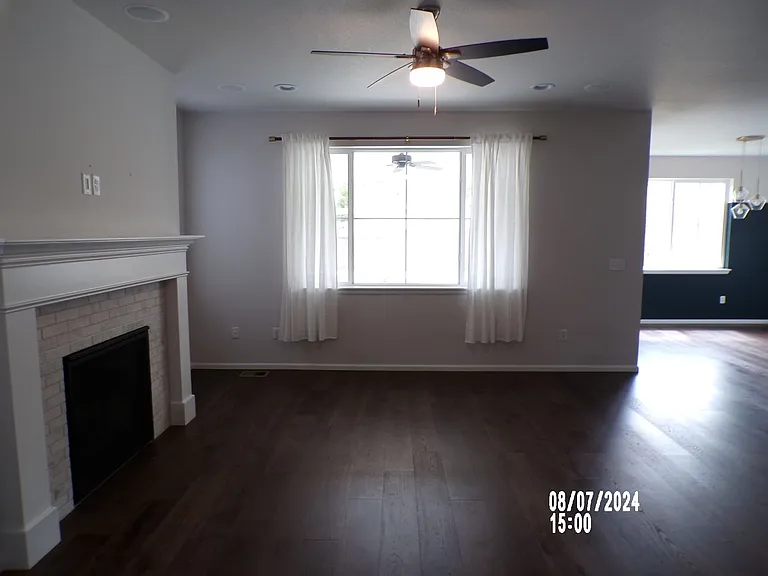 979 Oleander St — Photo 5