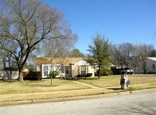 1323 Edgewood Ave, Graham, TX 76450