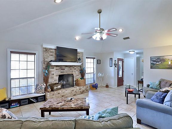 4th image of 2718 Stonecrest Dr