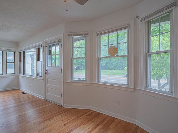 4th image of 2883 Madison Ave