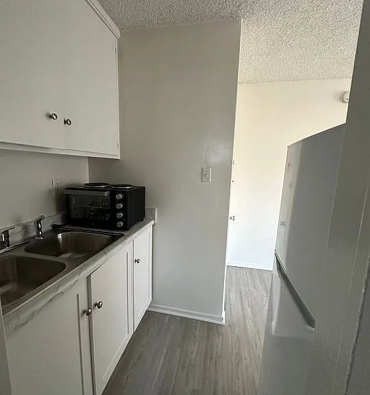 1519 Stoner Ave #5 — Photo 3