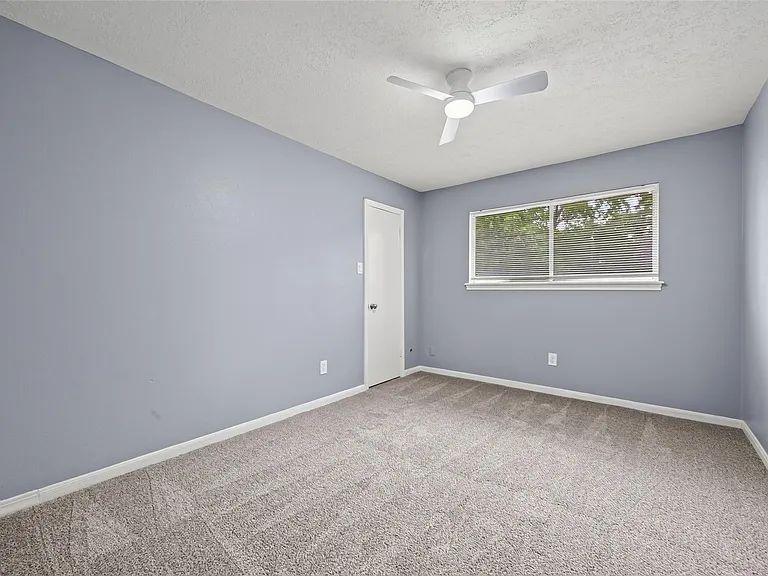 6715 Greenvale Ln — Photo 30