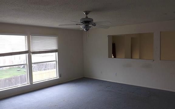 3rd image of 6724 Meadowcrest Dr
