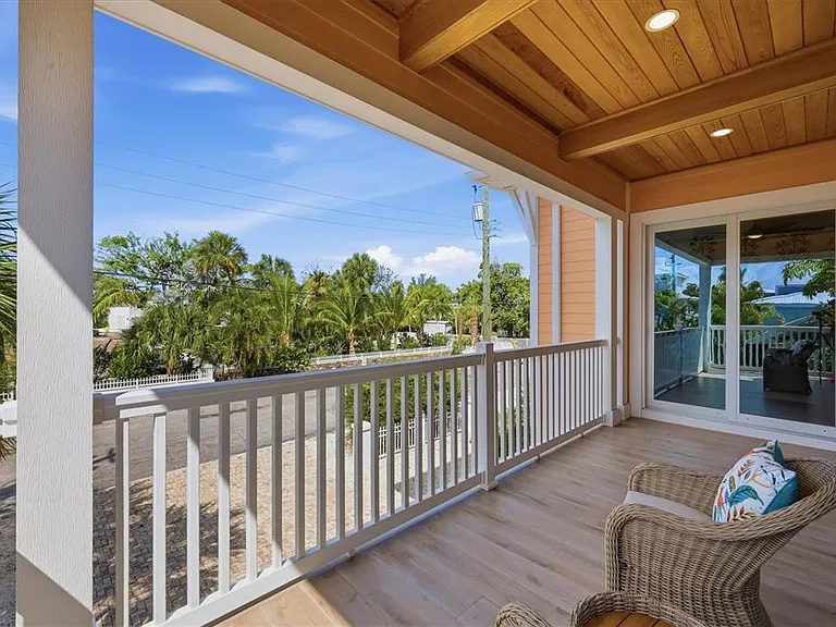 113 Aqua Ln — Photo 39