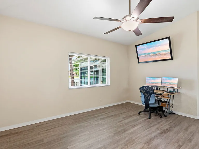 1343 SW 44th Ter — Photo 15