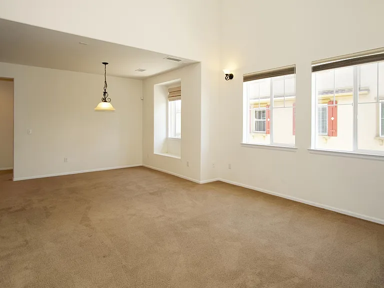 10585 Parkington Ln — Photo 3
