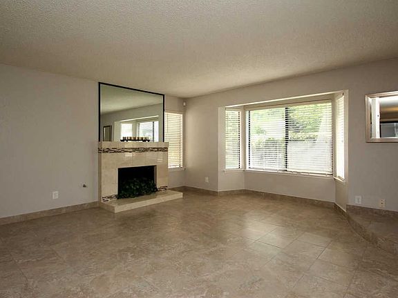 5th image of 4757 N Woodrow Ave Unit 141