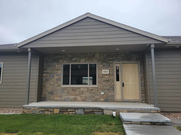 1014 W 42nd St, Kearney, NE 68845