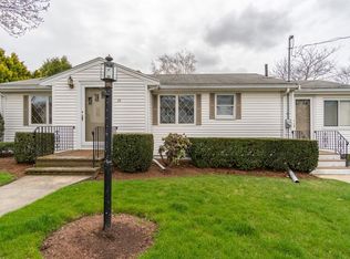 34 Newcastle Rd, Peabody, MA 01960