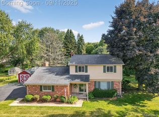 3641 Dornoch Ln, Oakland, MI 48363