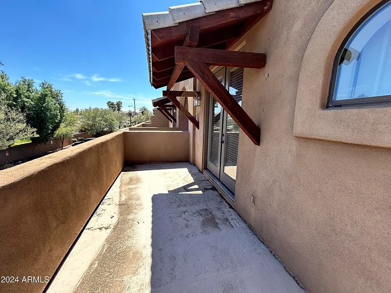 897 E Roma Ave #3 — Photo 24